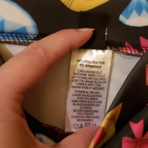 😍😹EMOJI OUTFIT😎😻🤩Sooo Cute!! Worn Once! - Picture 6 of 6